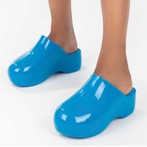 Simon Miller bubble clogs